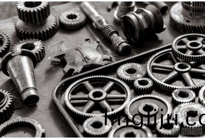 大型(xing)破碎機(ji)配件